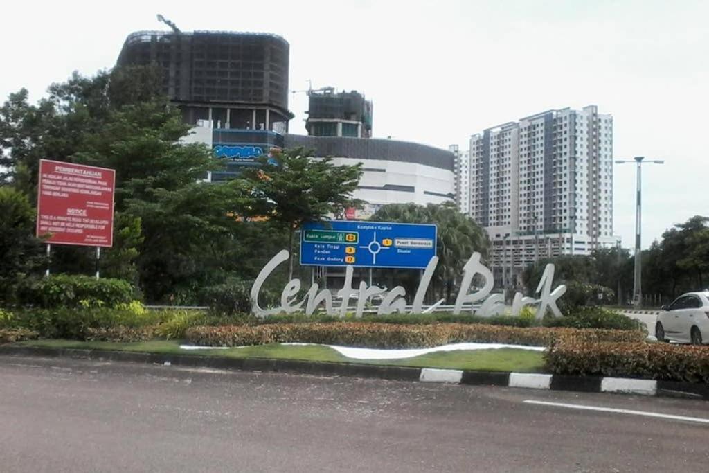 Cozy Blue N Relaxing Ocean Sweet Home@Central Park Johor Bahru Bagian luar foto